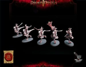 5 Cavalières démonettes avec lances